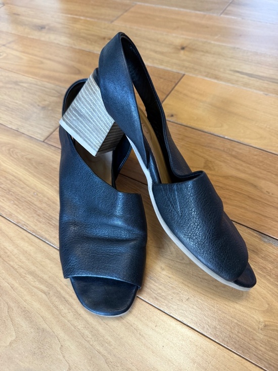 Bueno Shoes - Bueno Black Leather Slingback Block Heel Sandals | Size 40